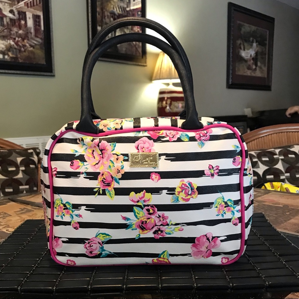 Betsey Johnson Weekender Cosmetic Case